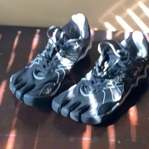 Men Five Toe Running Shoe